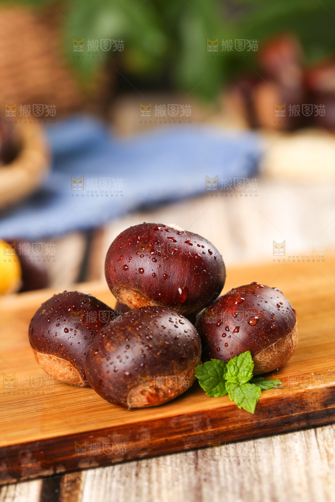 木板上的板栗