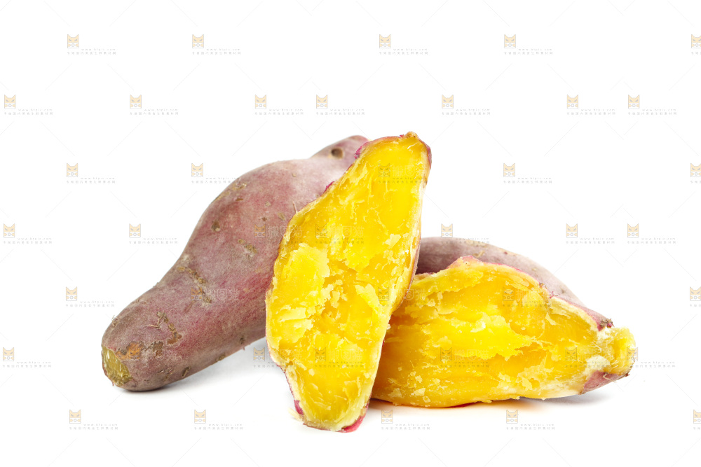 白底上放着山东板栗蜜薯