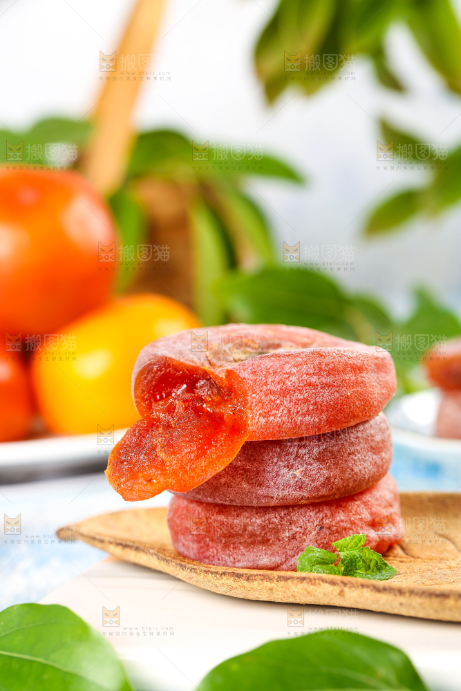 白石板上一盘富平柿饼
