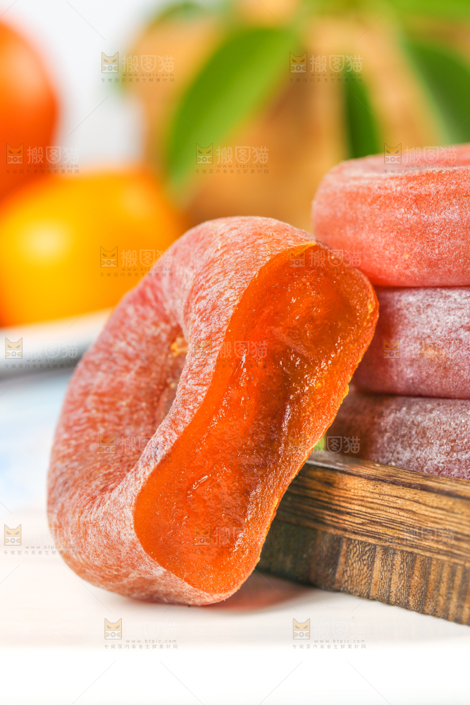 白底上的柿子饼