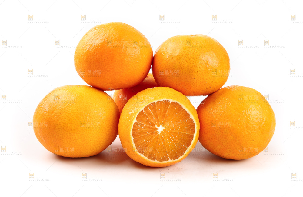白底上一堆新鲜爱媛果冻橙