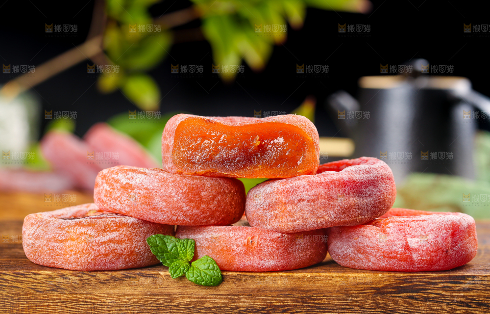 木底上一堆青州柿子饼