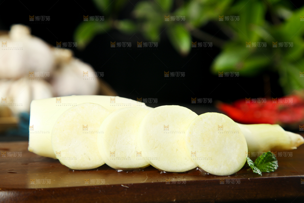 深木底上的茭儿菜菰