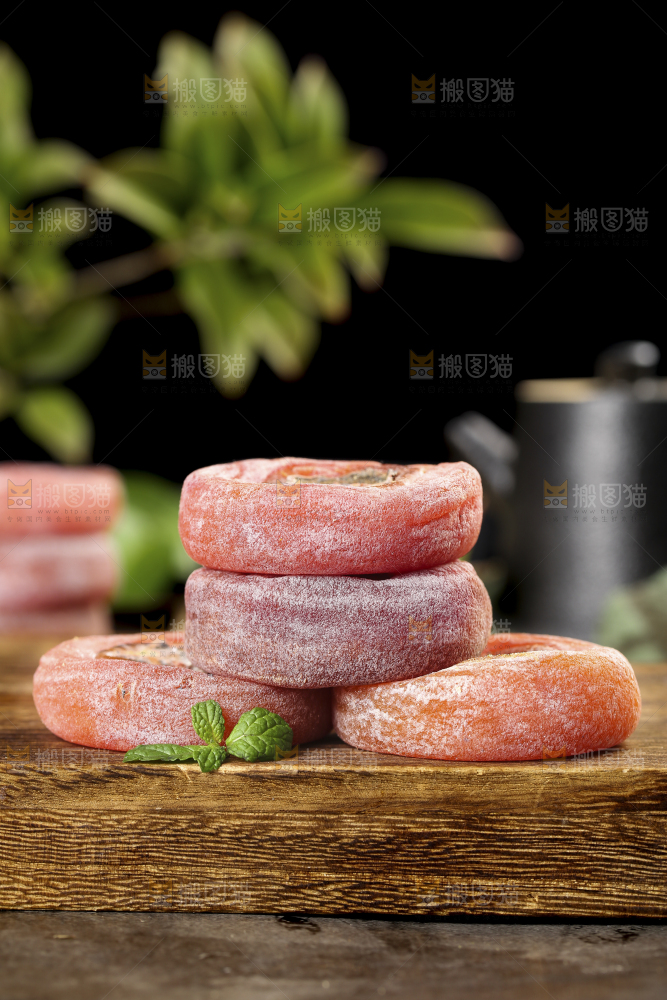 木底上一堆青州柿子饼
