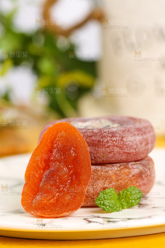 盘子里的恭城柿子饼