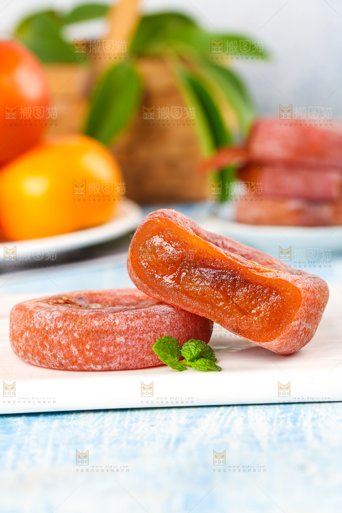 白石底上的柿饼