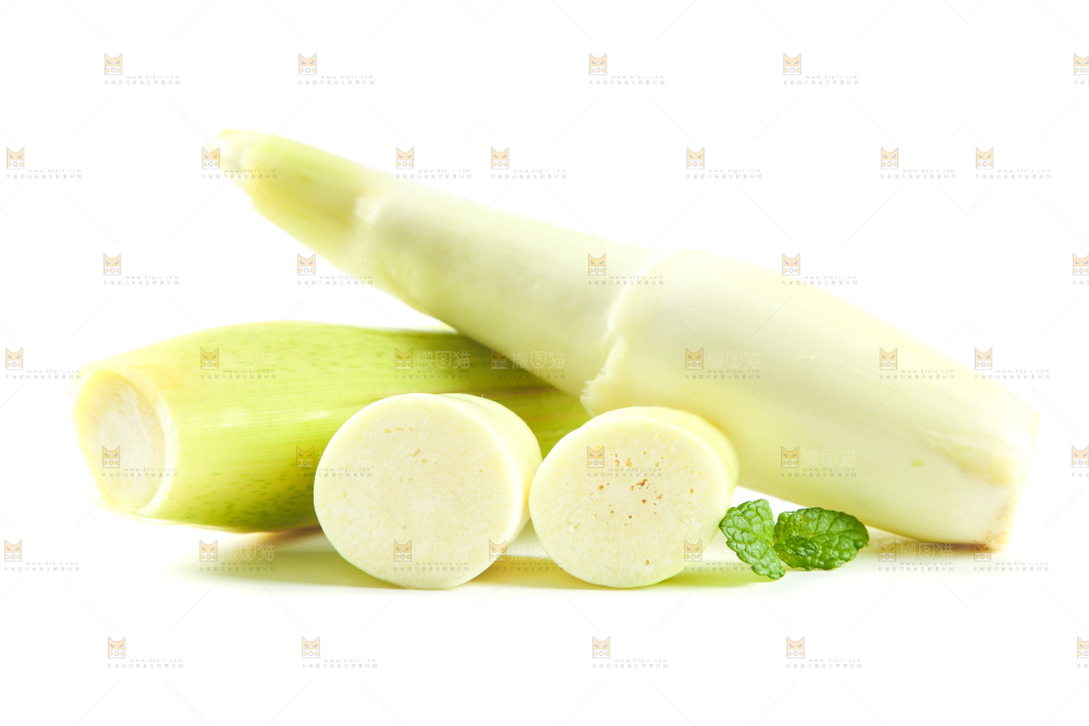 白底上放着一堆湖北新鲜茭白