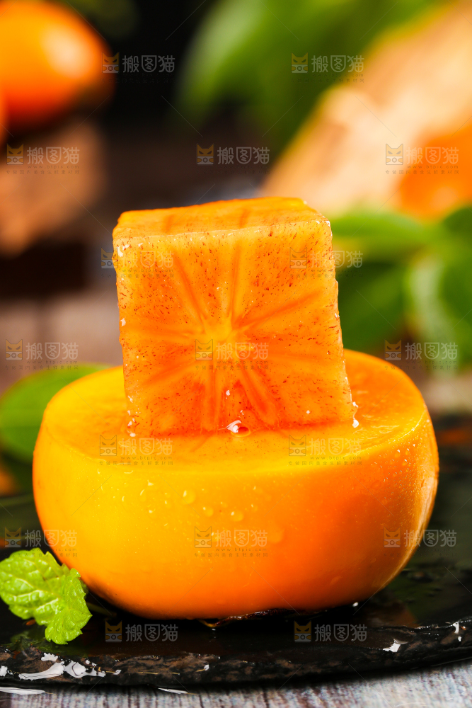 深底上放着脆柿