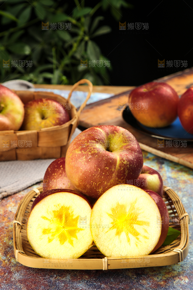 篮子里装着丑苹果