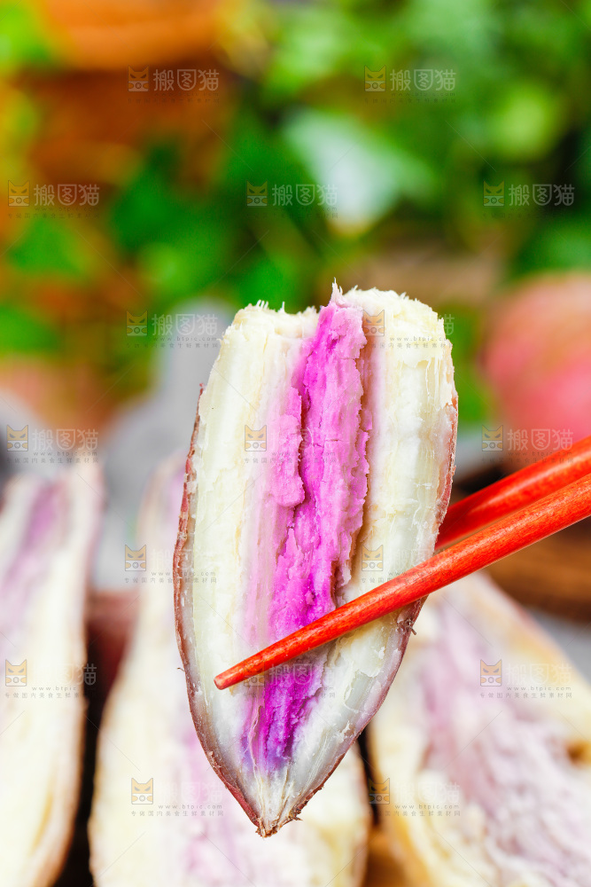 筷子夹着冰淇淋红薯