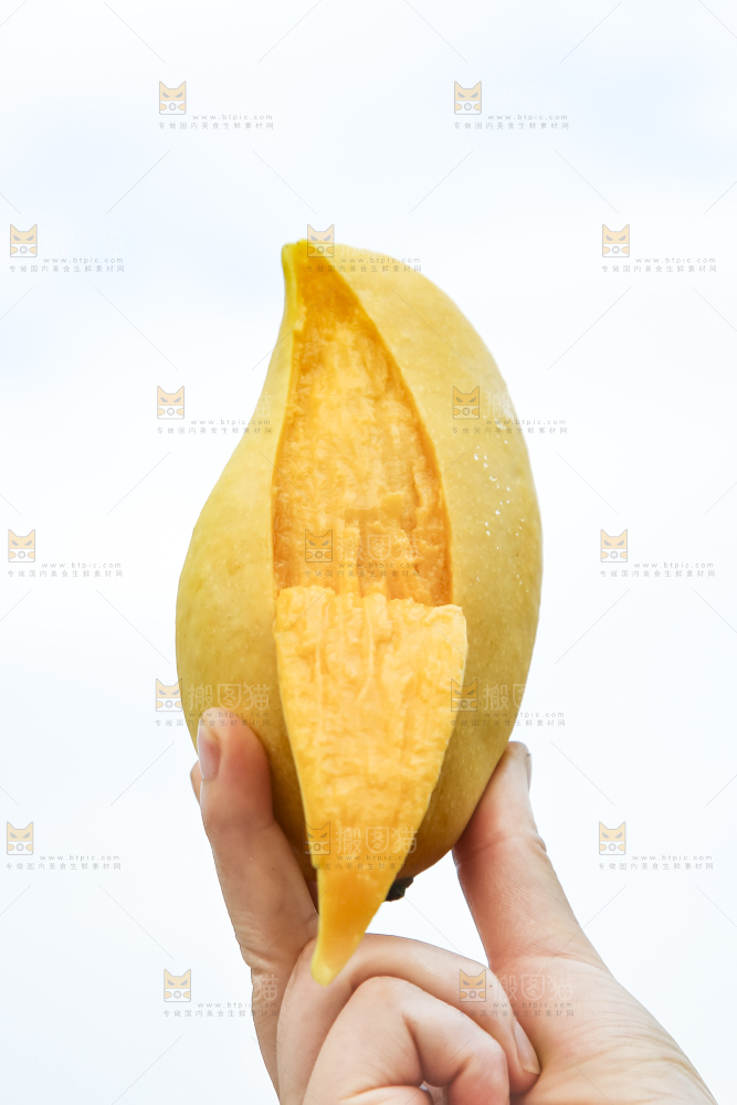 手拿剥皮的鹰嘴芒