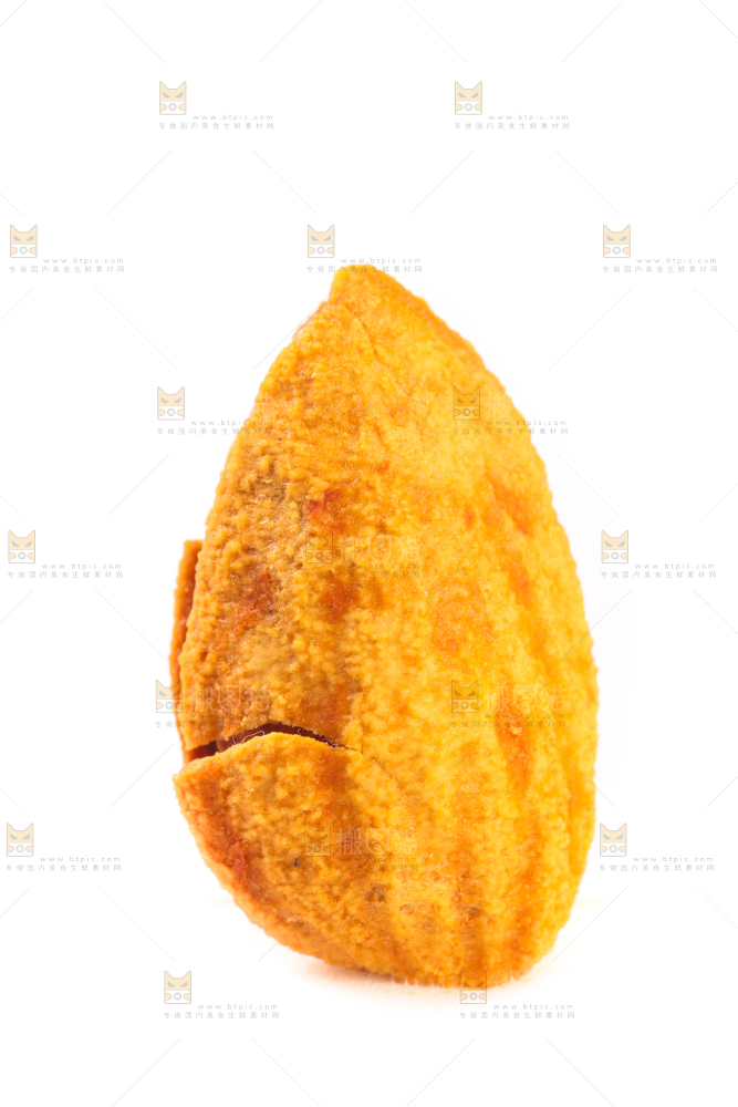 白底上放着一颗巴旦木
