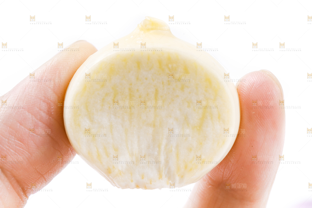手里拿着独蒜