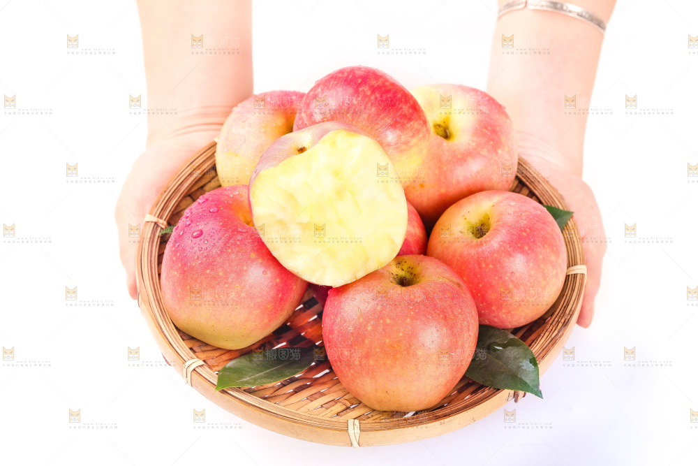 手端一盘嘎啦苹果