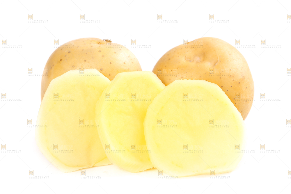 白底上放着切开的富硒小土豆