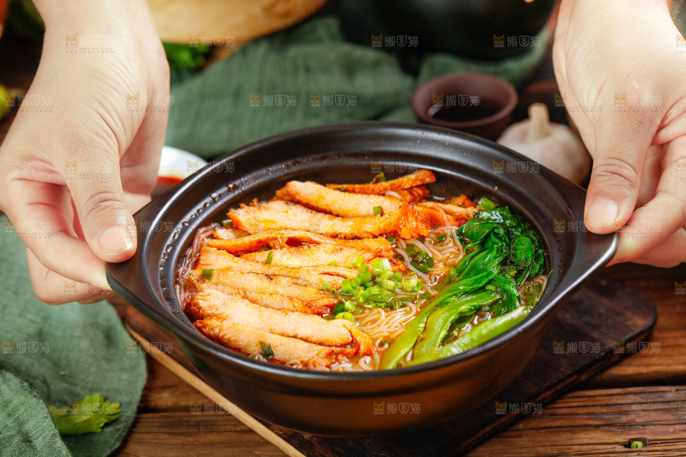 手端一锅砂锅粉