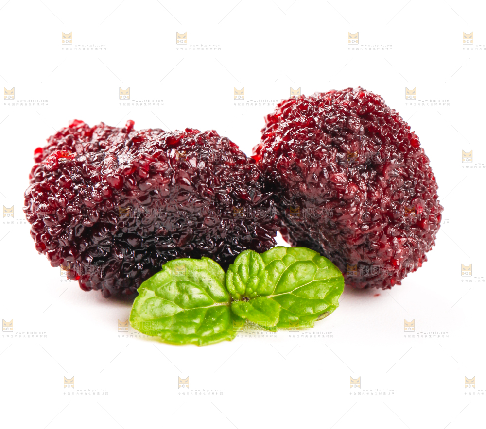 碟子里装着杨梅干