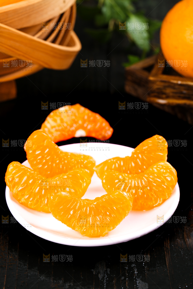 盘子里装着永春芦柑