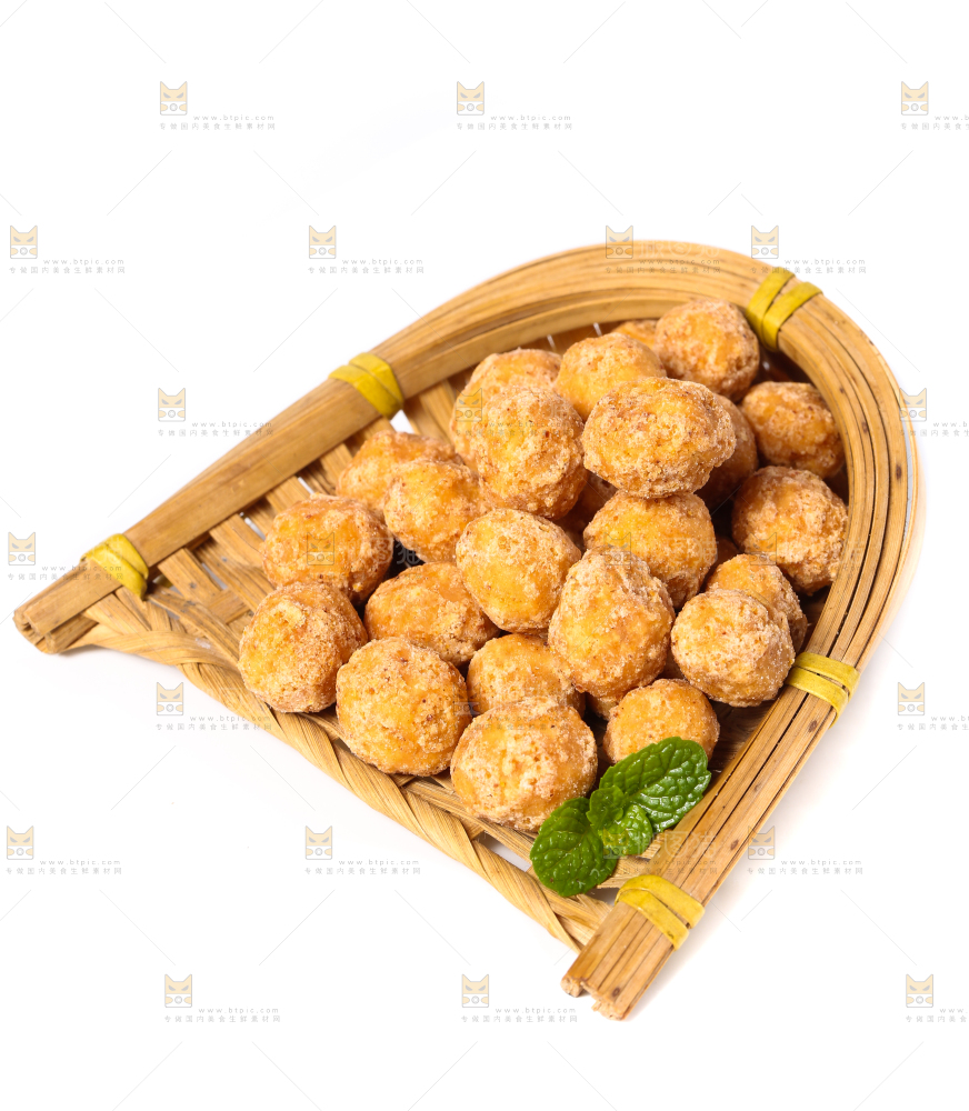 盘子里装着多味花生