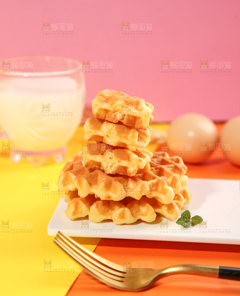 盘子里的华夫饼干
