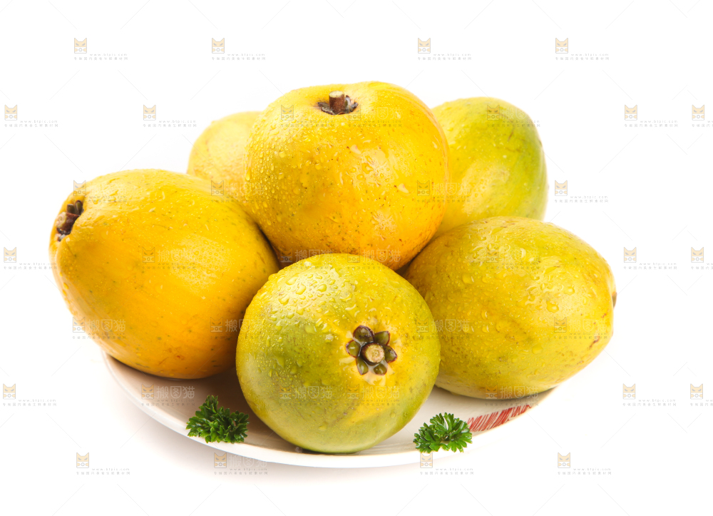 白底上的新鲜鸡蛋果