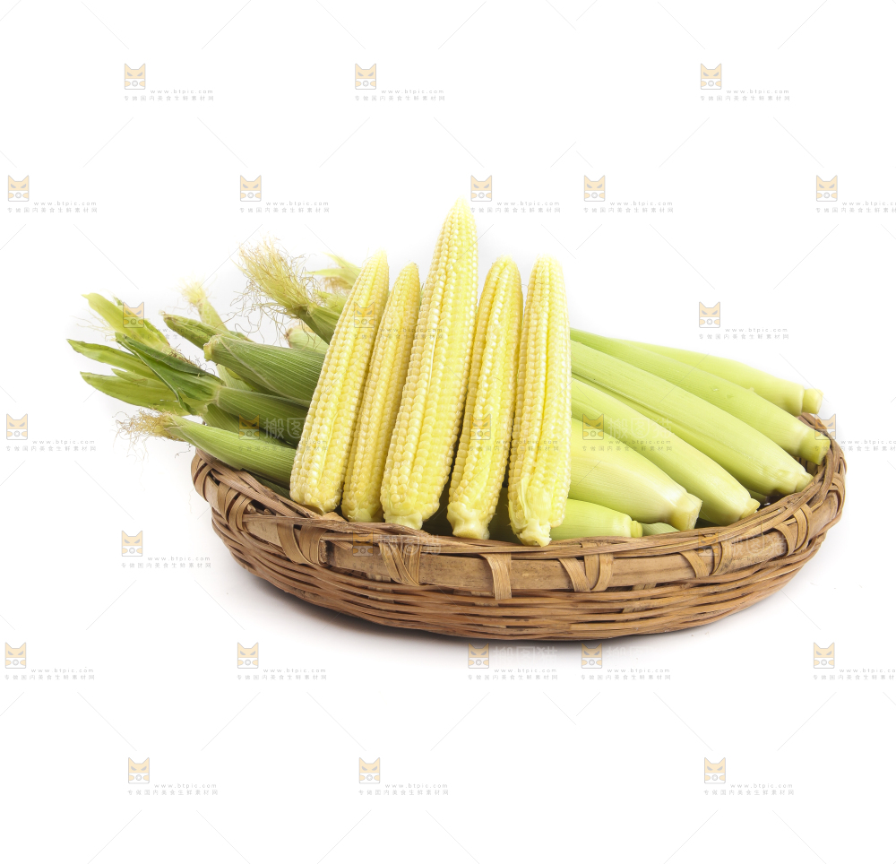 篮子里装着水果玉米笋