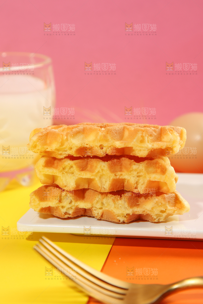 盘子里的华夫饼干