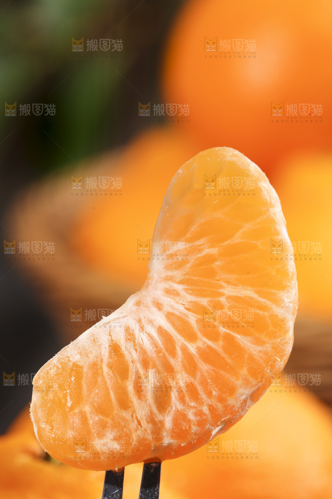 叉子叉着耙耙柑