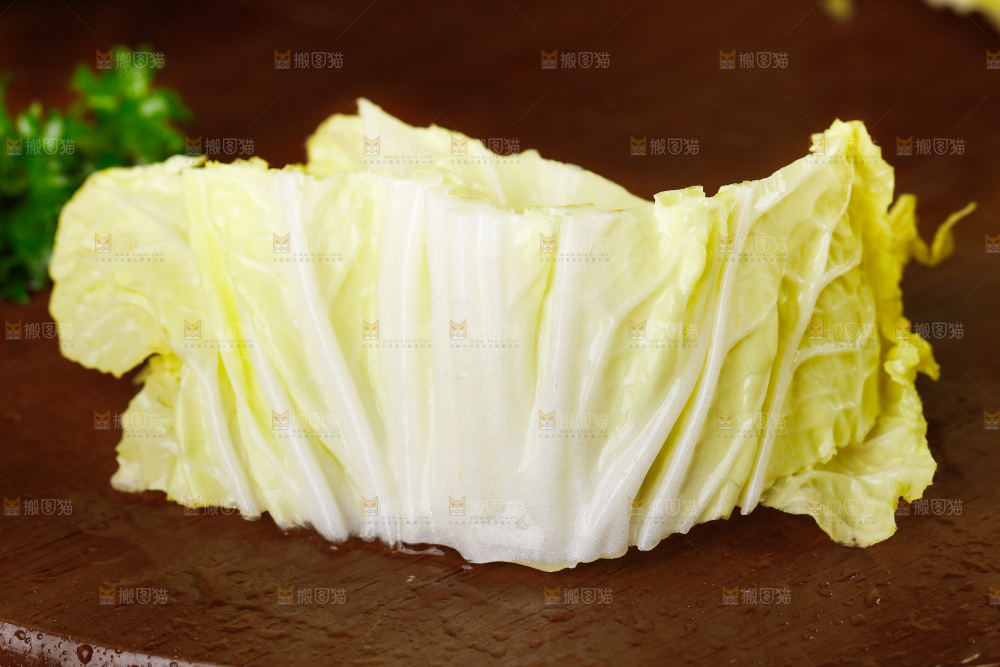 木底上的大白菜