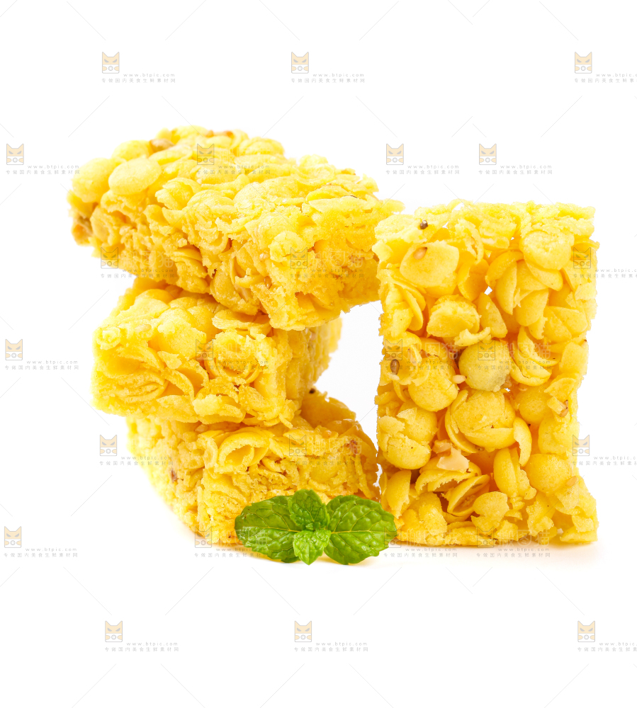 白底上放着玉米酥