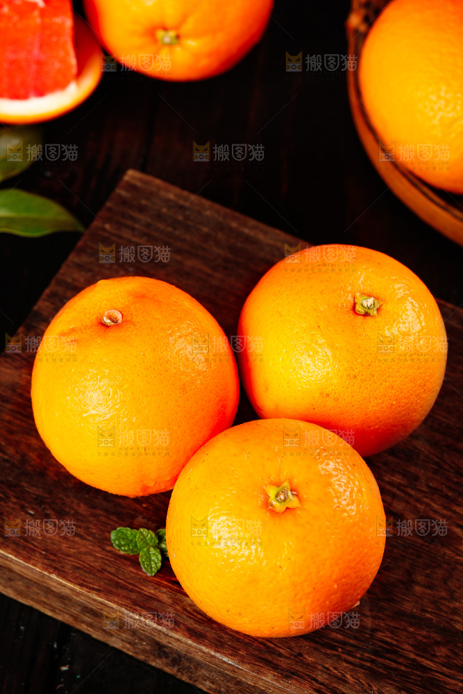 木底上的血橙