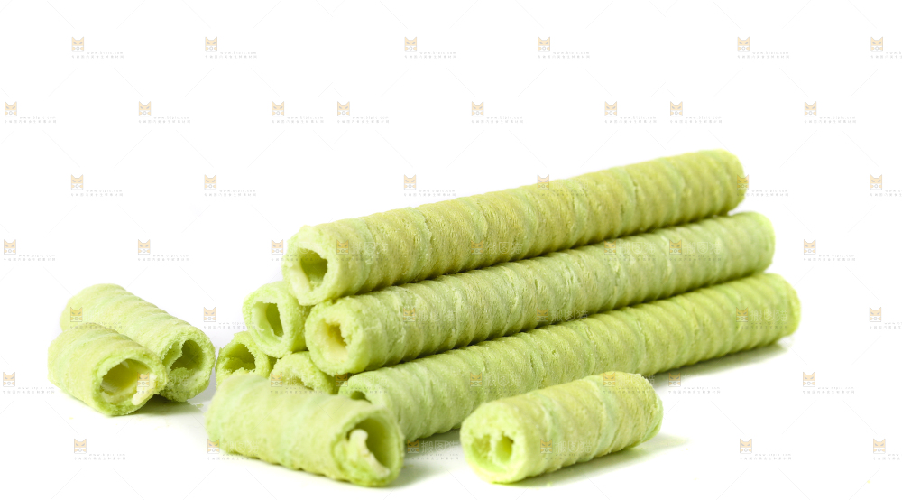 白底上摆放着抹茶卷