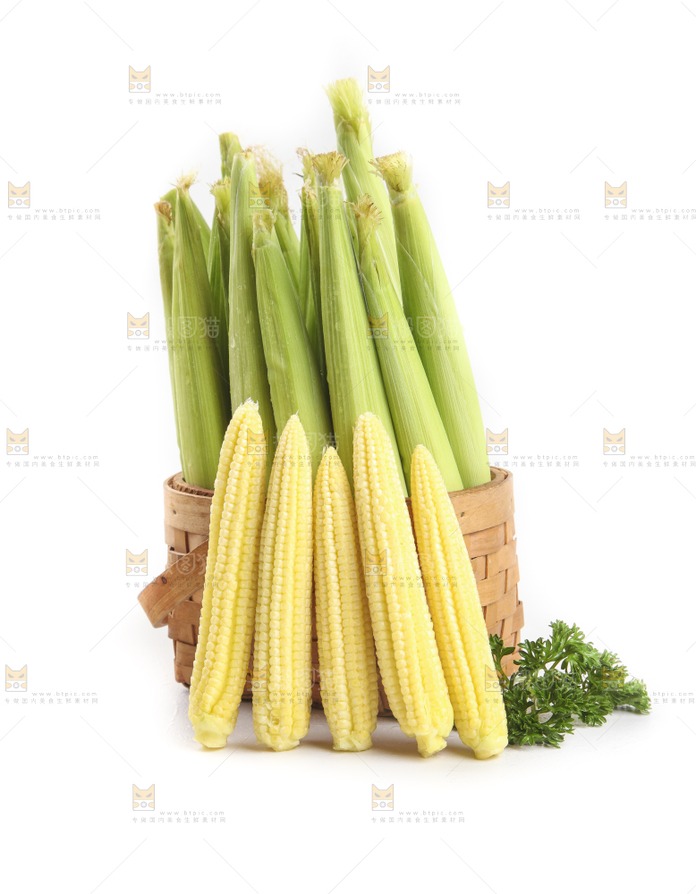 篮子里装着水果玉米笋