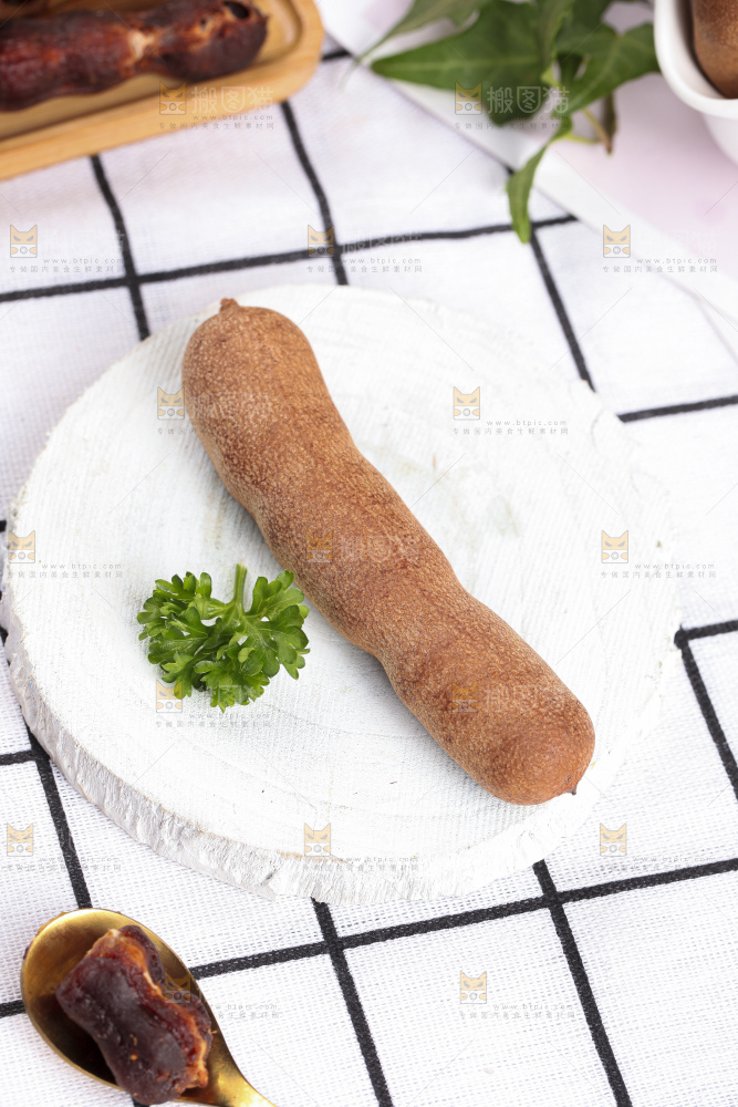 白格子底上的罗望子