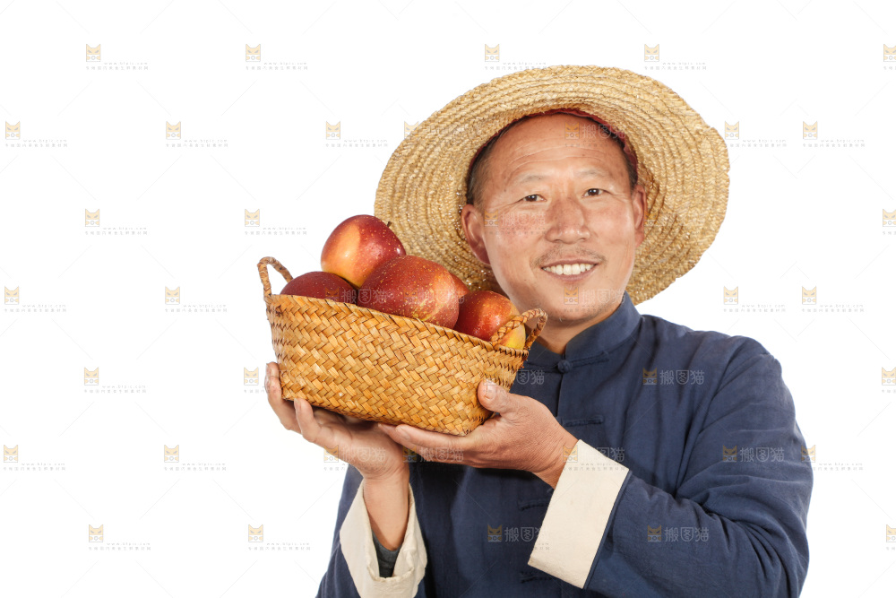 农民手里端着一篮丑苹果
