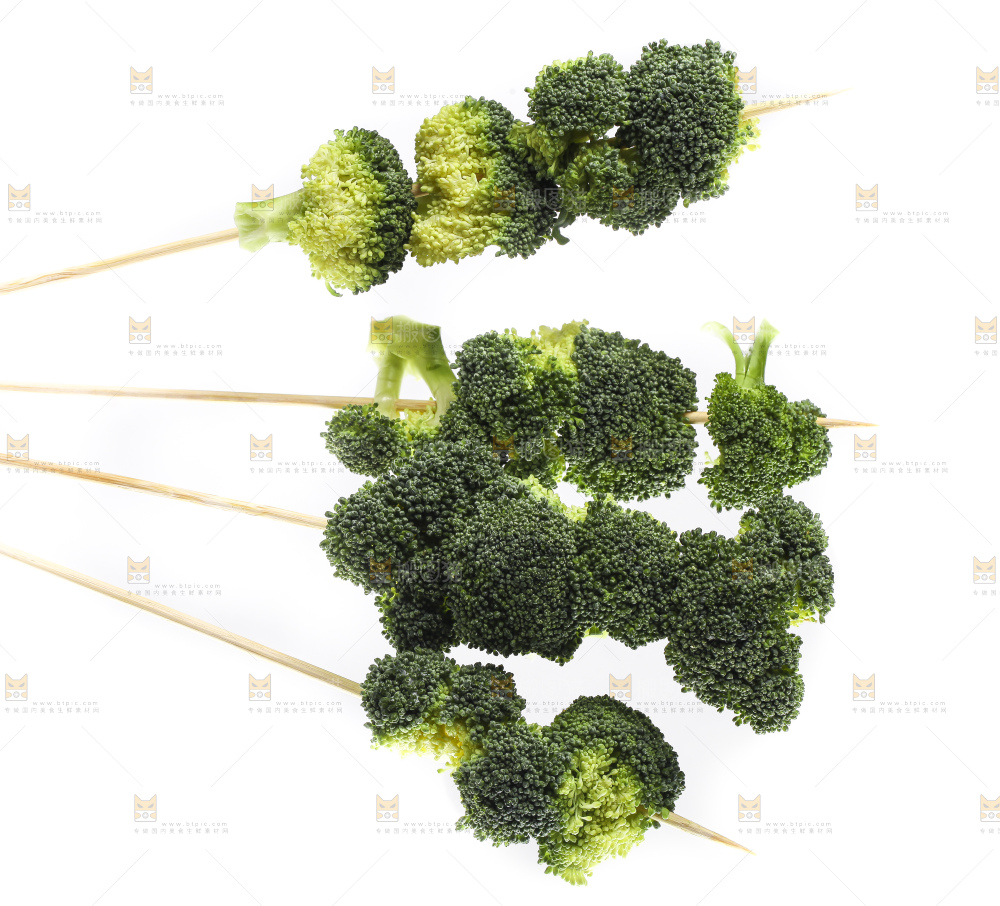 签字上串着西兰花