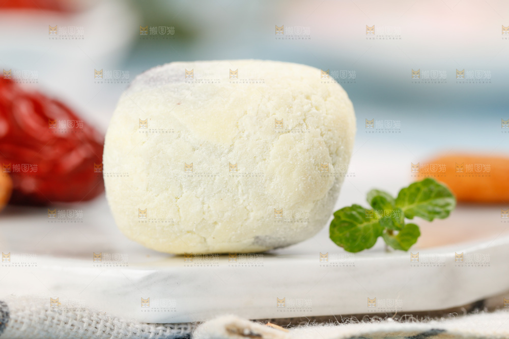 石板上的奶枣