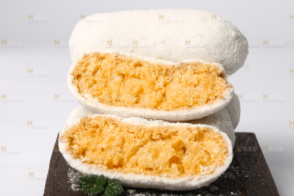 木底上放着雪枣