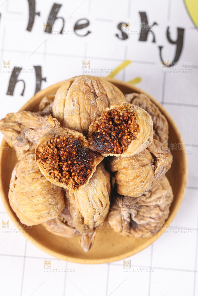 白格子底上的干无花果