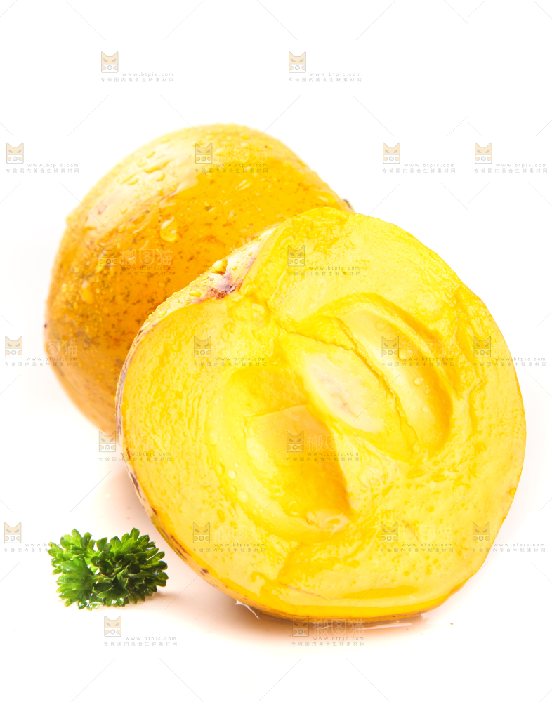白底上的新鲜鸡蛋果