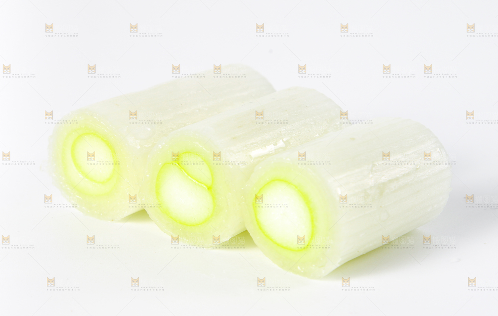 白底上放着山东大葱