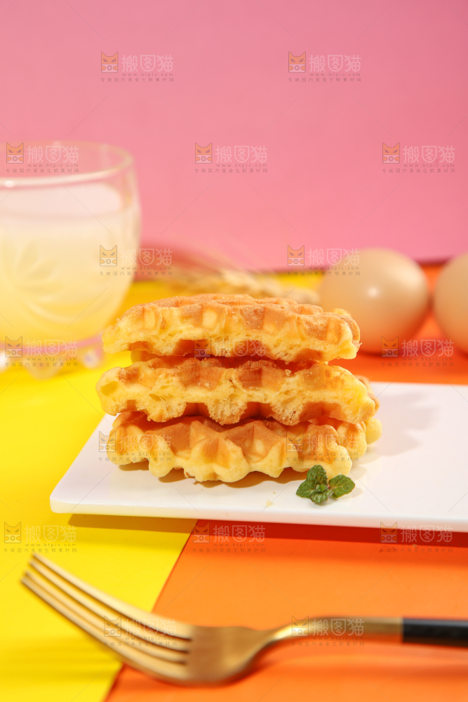 盘子里的华夫饼干
