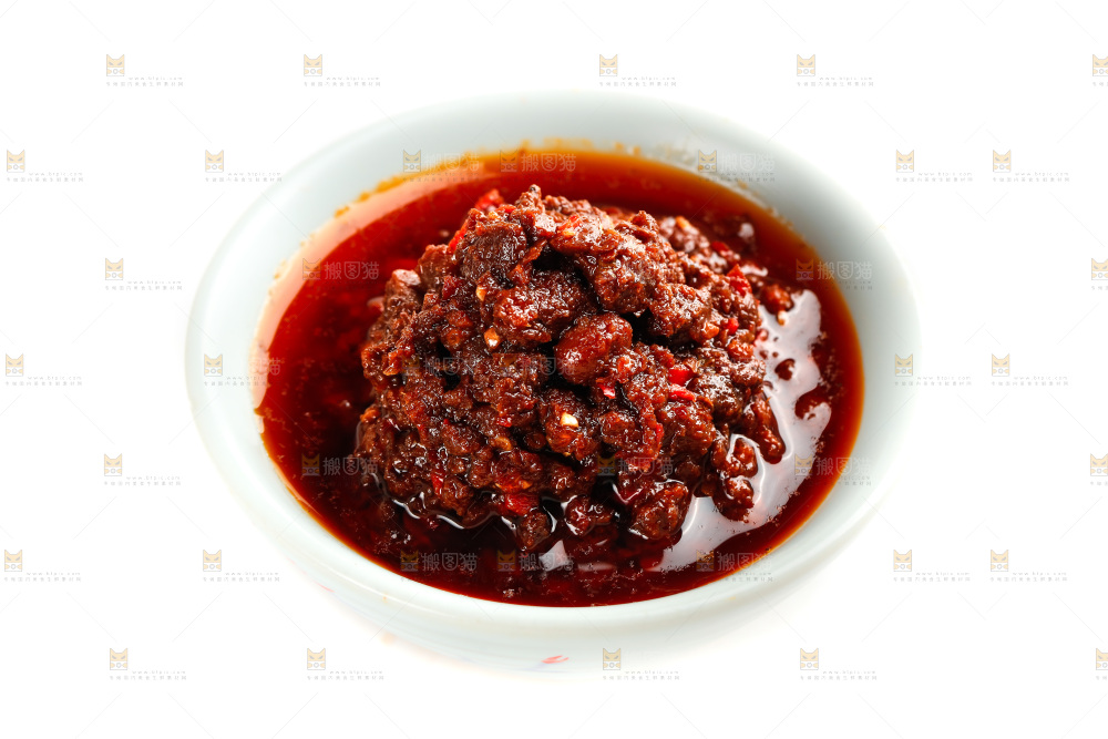 白底上放着一碗牛肉酱