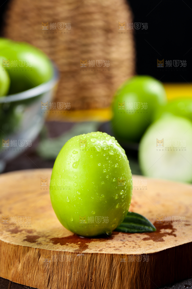 木底上的牛奶大青枣