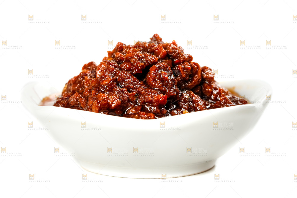 白底上放着一碗牛肉酱