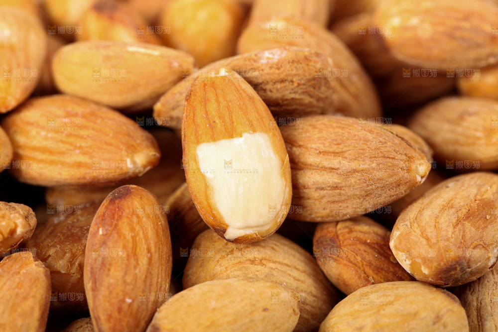 浅底上的巴旦木