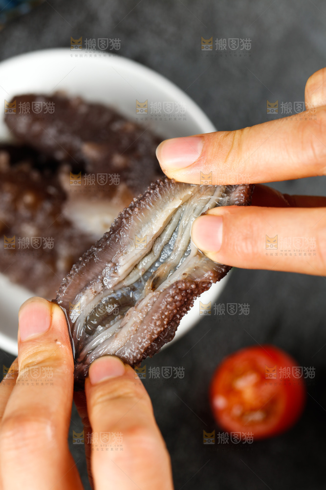 手拿海参