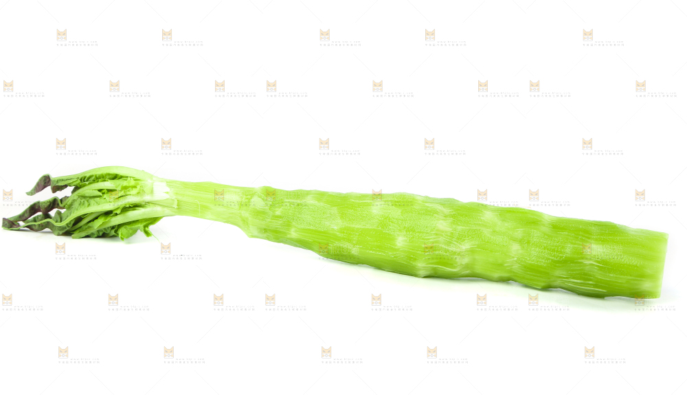 白底上摆放着莴笋