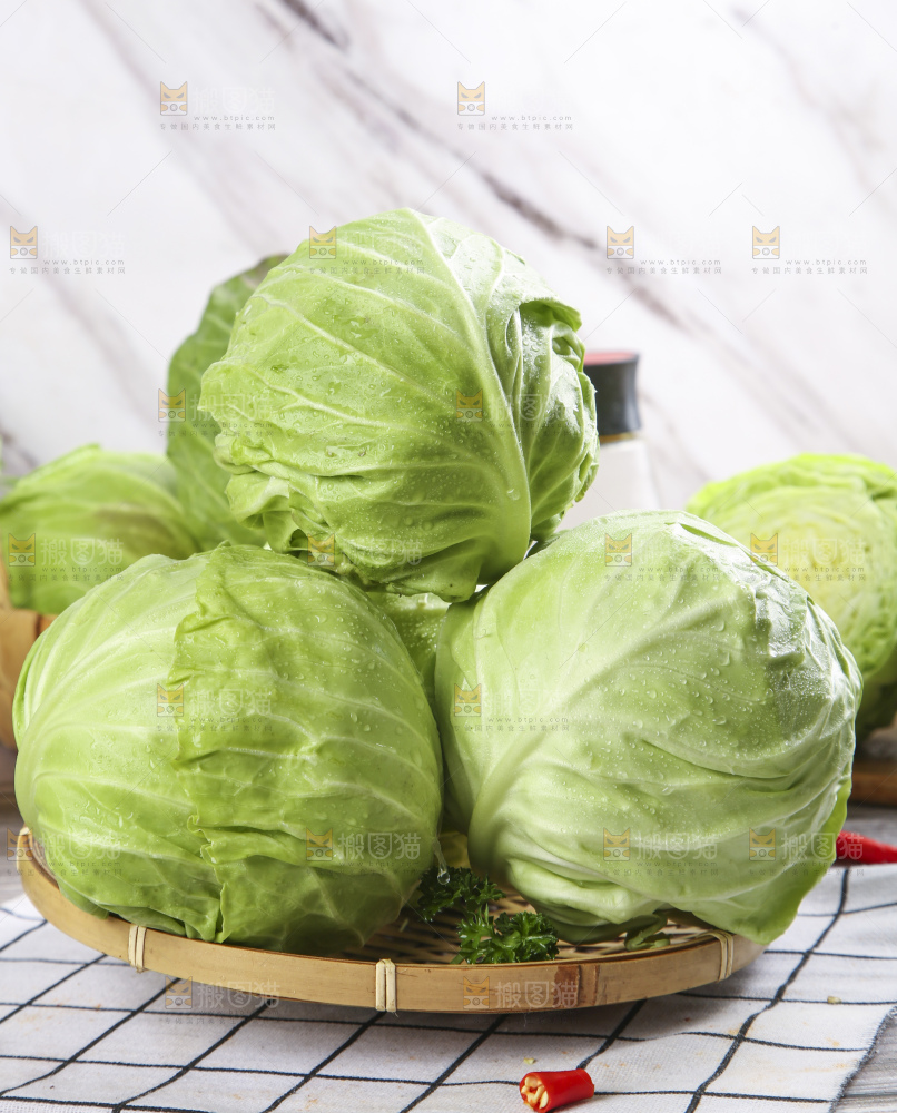 盘子里装着包心菜