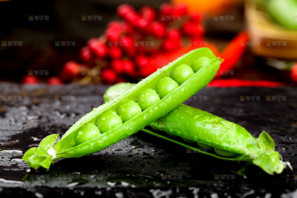 黑底上的青豌豆